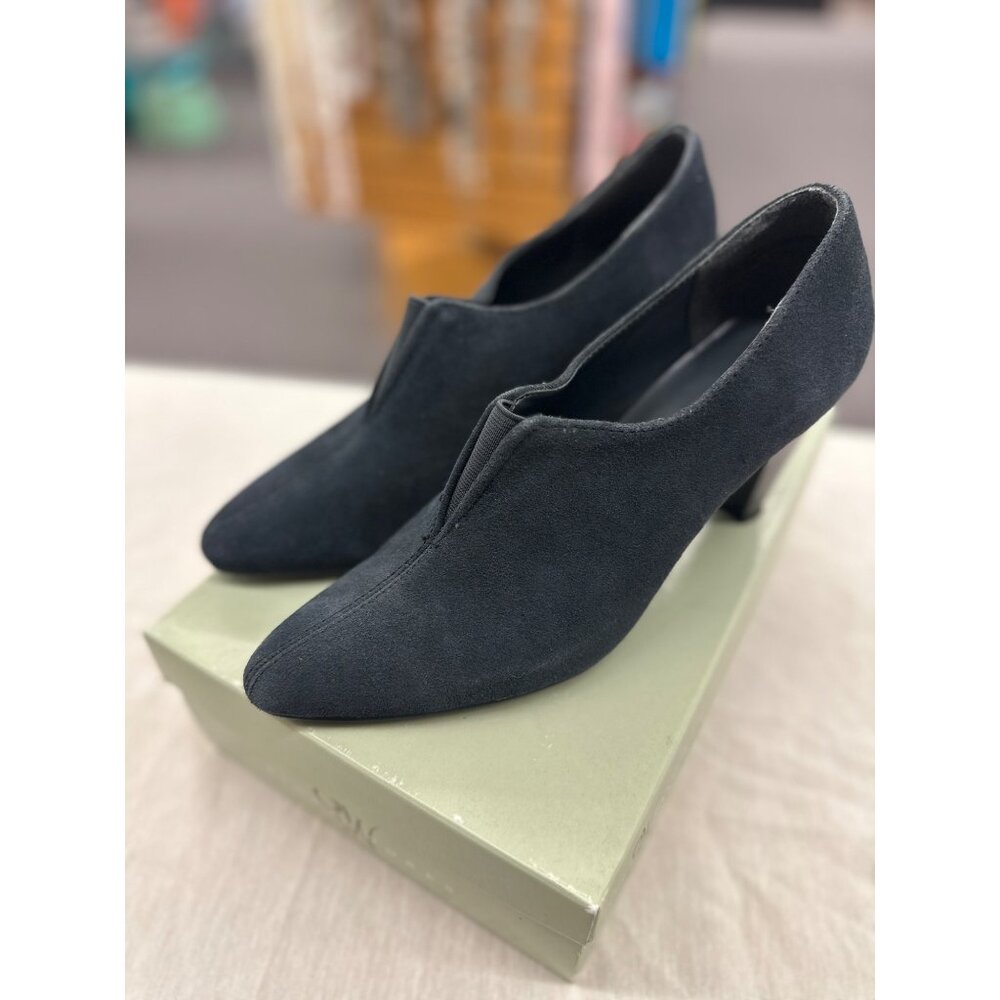 🛍️ Studio Works Womens Navy Blue Tall Heels Size 8M Venus Style